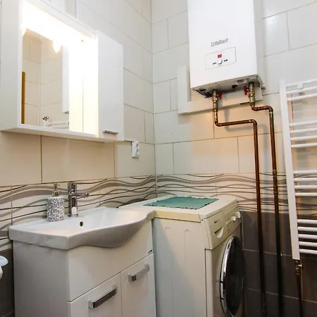 Kolodvorska Apartman 2 Inclusive Private Garage Apartamento *
